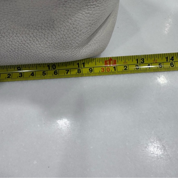 COACH Pebble Leather Taylor Medium Tote C Dangle Charm Chalk EUC - Picture 11 of 16